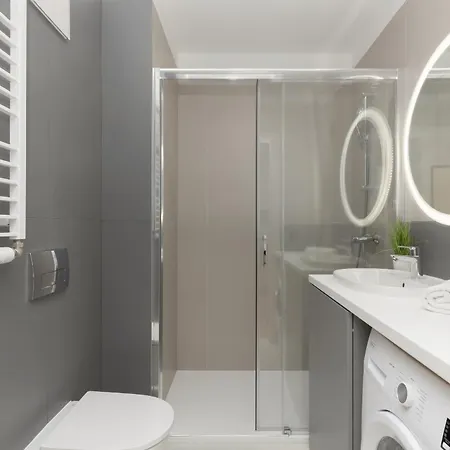 Mokotow Business Center By Renters アパート 4*