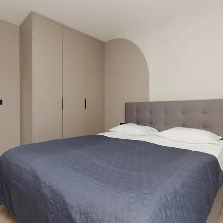 Mokotow Business Center By Renters Apartment *