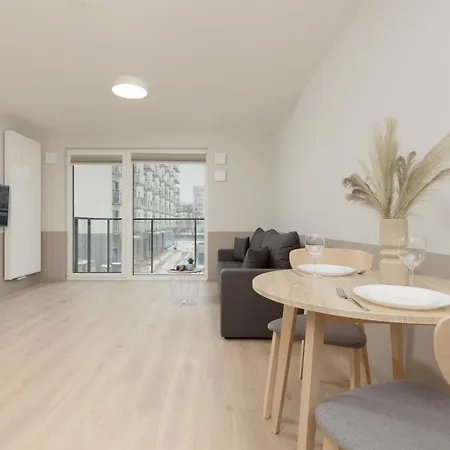 Mokotow Business Center By Renters Apartment *
