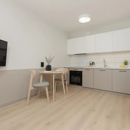 Mokotow Business Center By Renters Apartment