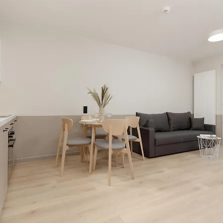 Mokotow Business Center By Renters Appartement